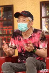 组图：高凌风虚弱上节目 驳斥前妻不实指控