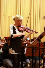 高清图：陕北民歌赴欧演唱会华沙站排练花絮