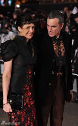 高清组图：《九》伦敦首映 刘易斯率众美女亮相