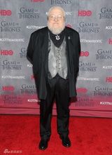 组图：《权力游戏》开播红毯 龙女俏皮瑟曦冷艳