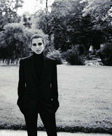 组图：摩纳哥王室二公主冷艳造型登《Vogue》