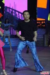 组图：撒贝宁录节目 称很介意被过度娱乐