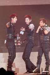 高清组图：黄晓明香港性感开秀 无惧广东话不标准被