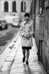 组图：ELLE曝短片花絮周冬雨演绎奇幻之旅