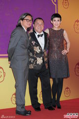 陈可辛吴君如祝寿曾志伟 陈慧琳亮片裙耀眼(图)