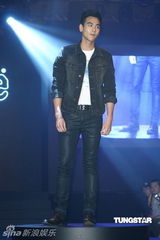 组图：彭于晏接手阮经天代言 自曝常年不洗牛仔裤