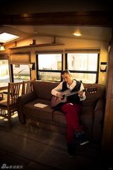 组图：韩栋冬日写真帅气演绎四样型男