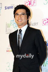 组图：韩星郑俊浩幸福完婚 张东健金泰熙等到贺