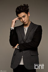 高清组图：韩星朴基雄拍写真 雕刻外貌精致帅气