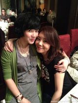 组图：齐秦小24岁娇妻曝光 2岁女儿粉嫩可爱