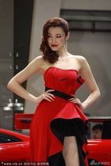 组图：北京车展车模拼美比靓 嘟嘴卖萌身材惹火