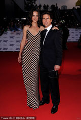 幻灯图：众明星出席国家电影奖 阿汤嫂高大与克鲁斯成反差