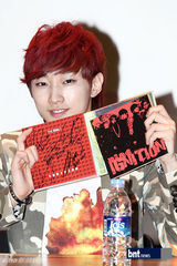 组图：韩国男子组合B1A4举办新碟粉丝签名会