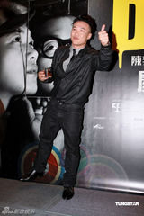 幻灯图：陈奕迅个唱雷人造型不断 否认与妻子离婚