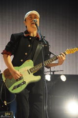 组图：崔健上海开唱《一无所有》引大合唱