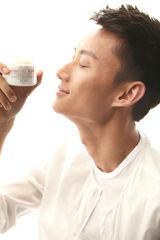 组图：舞蹈家孙锐《嘉人美妆》阳光写真