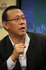 组图：《让子弹飞》主创做客 姜文解读影片