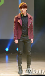 组图：韩新男团BEAT WIN办SHOWCASE正式出道