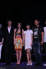 组图：《倾城之泪》周冬雨希望另一半是多啦A梦