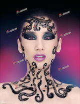 组图：黄圣依新造型大胆 面部图腾浓艳魅惑