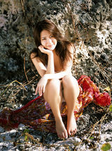 组图：《人间蒸发》曝阿布真理夏日清纯写真