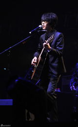 高清图：方大同上海开唱 和薛凯琪同台掀高潮