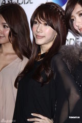 组图：多利安年会派对众模竞艳 瑞莎成活动女王