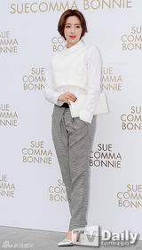 组图：少女时代徐贤Clara等助阵时尚活动