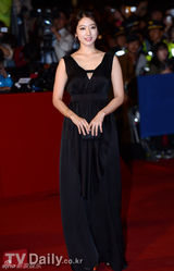 组图：韩国男女影星盛装参加釜山国际电影节