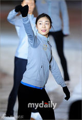 组图：韩花滑选手金妍儿参加花样滑冰秀彩排