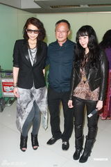 组图：杜琪峰胡杏儿为《夺命金》赶赴威尼斯