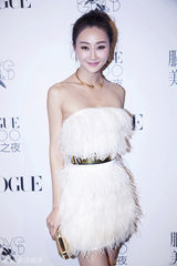 刘孜深V裙庆生 唐艺昕李菲儿陈燃林鹏秀场竞艳