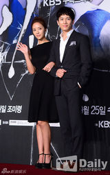 组图：黄静茵宣传《秘密》透胸贴 李多熙(李多喜)秀蛮腰