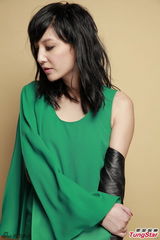 组图：郑希怡与男友共生死 演绎事业着陆内地