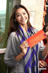 幻灯图集：伊林模特结束九天年假 黄志玮等新春团拜 