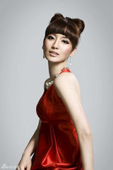 幻灯图：张萌《金枝玉叶》大片出炉 诠释鬼马优雅