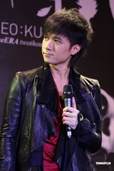 组图：古巨基三年磨一剑再发声 张柏芝令其请客