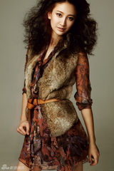 组图：曾泳醍另类潮搭写真 蜜罐女孩展别样魅力