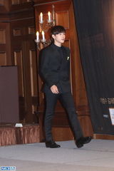 独家高清：金在中林时完帅气宣传《Triangle》