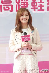 组图：阿Sa(蔡卓妍)尚无意结婚 自觉40岁适合生宝宝