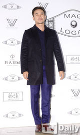 组图：南圭丽(南奎丽)SISTAR宝拉等盛装出席时尚活动