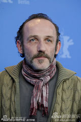 高清：《未知》发布会 黛安-克鲁格红裙娇艳受热捧