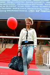 幻灯图集：演员何雨檬戛纳高清写真