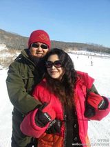 组图：赵本山小姨子于月仙与老公亲密照片曝光