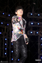 组图：林志玲献唱台北花博会 SHE与周杰伦接力开唱