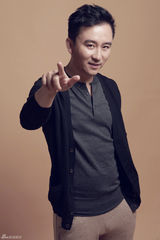 组图：赵毅写真鬼马搞怪  二十年真功夫炼“戏精”