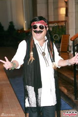 高清图：钟镇涛60大寿派对 群星嬉皮士装到贺