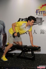 组图：蔡依林男友亮相 阳光俊朗帅气十足