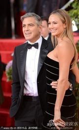 组图：金球奖红毯男星潇洒比帅 简单展魅力