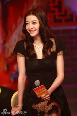 幻灯：《花田囍事2010》迎春会 黄百鸣携子送围脖